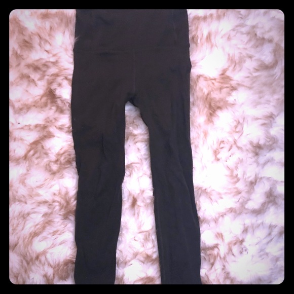 Lululemon pants no wear or tear - Picture 1 of 1